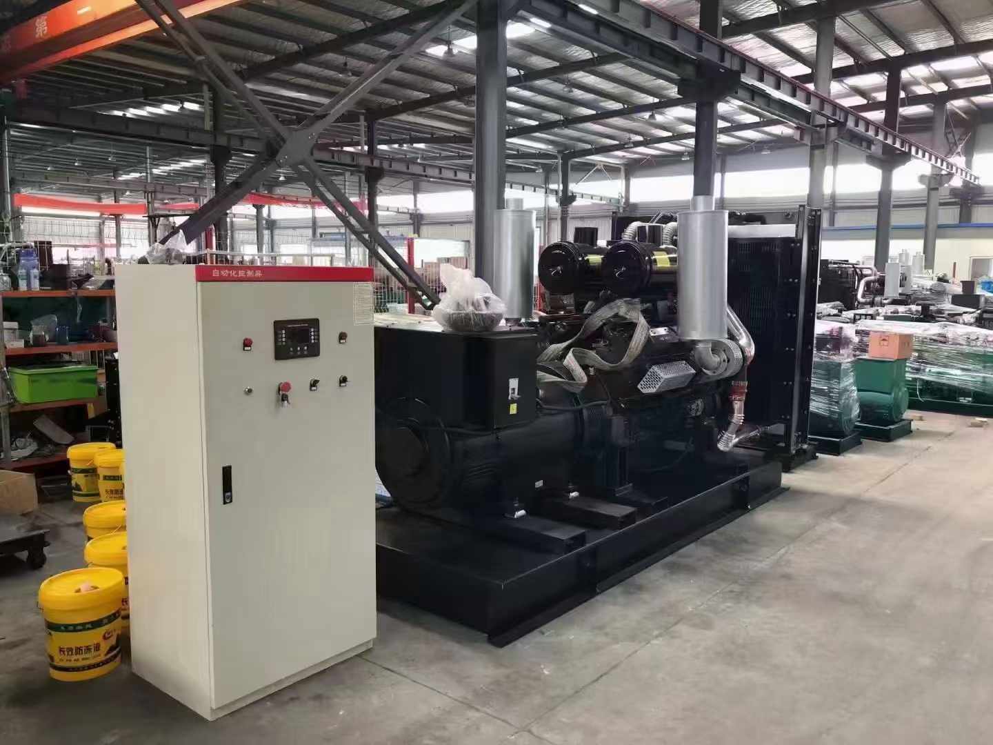 鲁山柴油发电机运行时的噪音和振动水平如何？