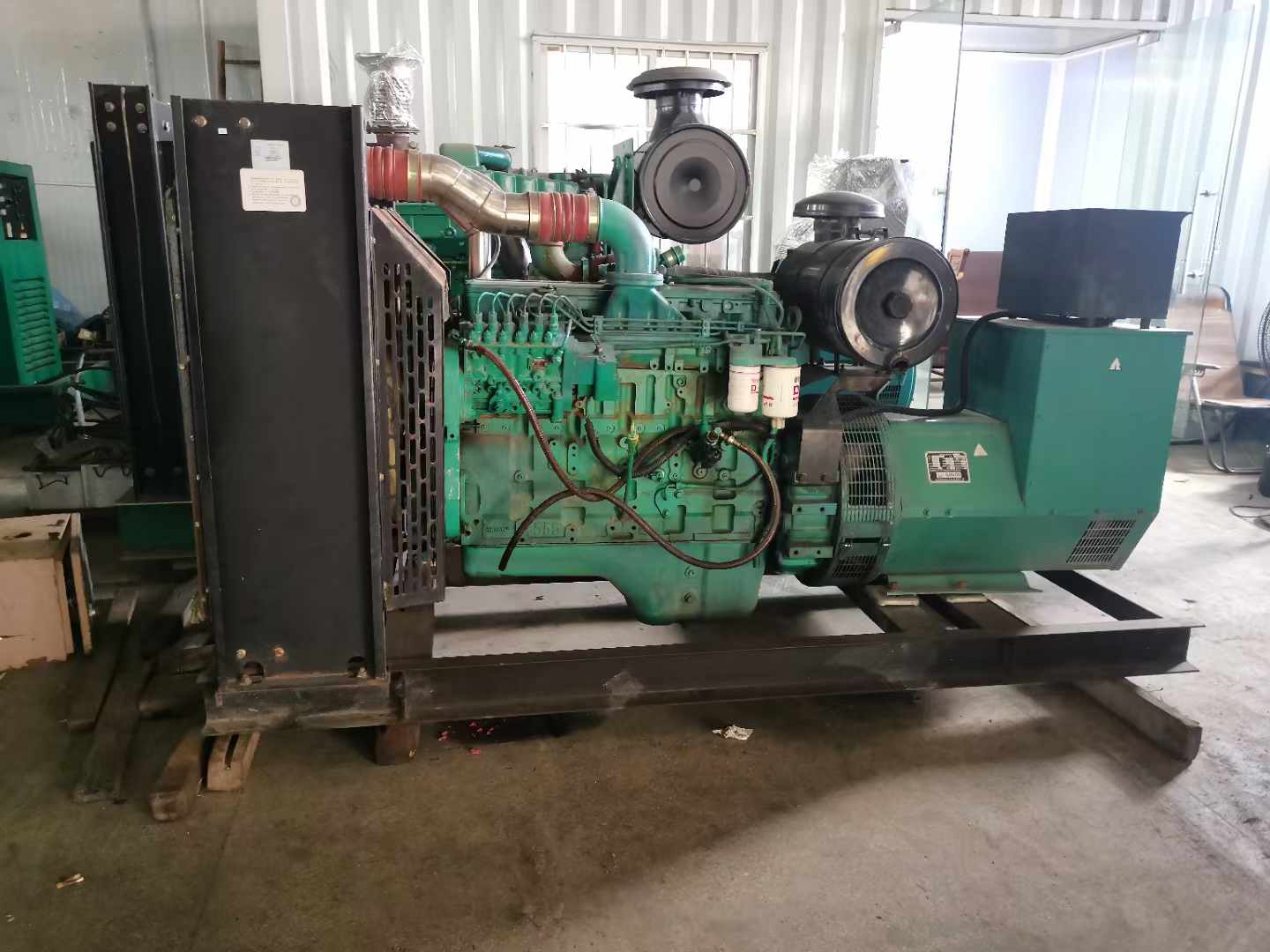 鲁山发电机租赁如何确定电缆的承载电流是否在安全范围内?