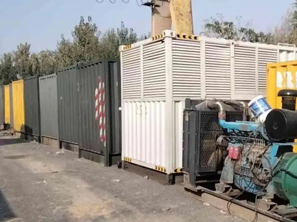 鲁山200KW柴油发电机机组每小时油耗是多少？
